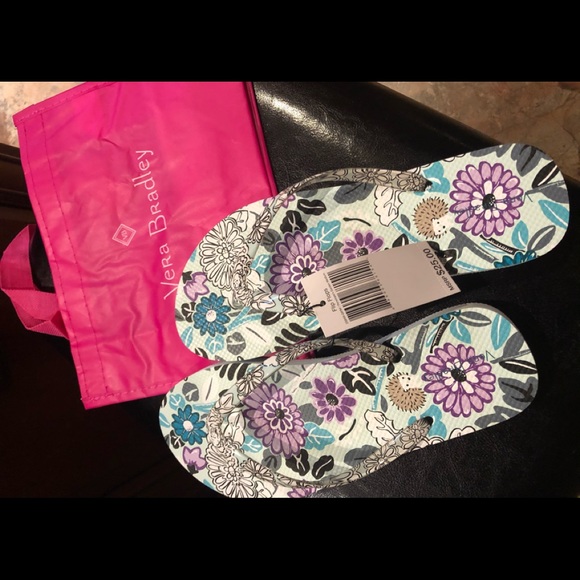 Vera Bradley Shoes - Nwt Vera Bradley flip flops size M Vera Bradley Shoes - Nwt Vera Bradley flip flops size M